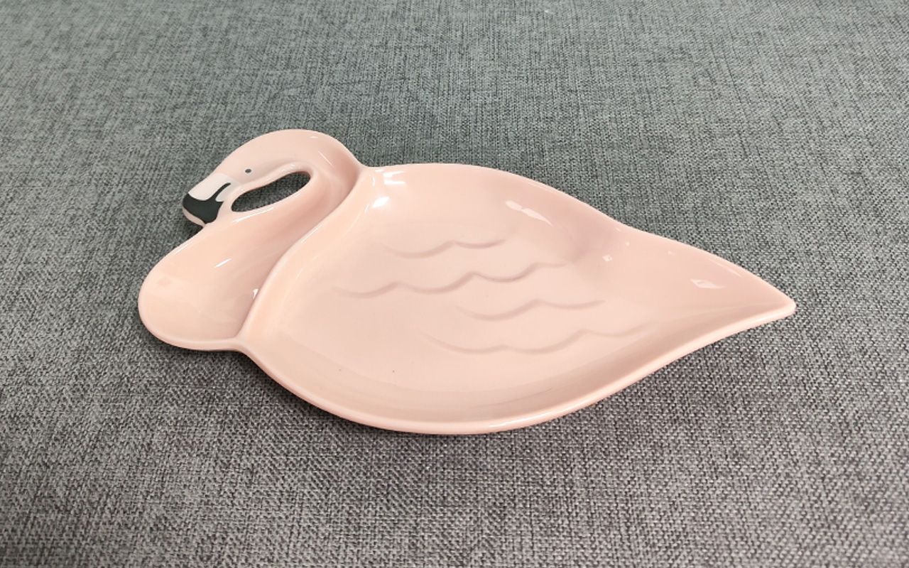 粉紅色火烈鳥盤子